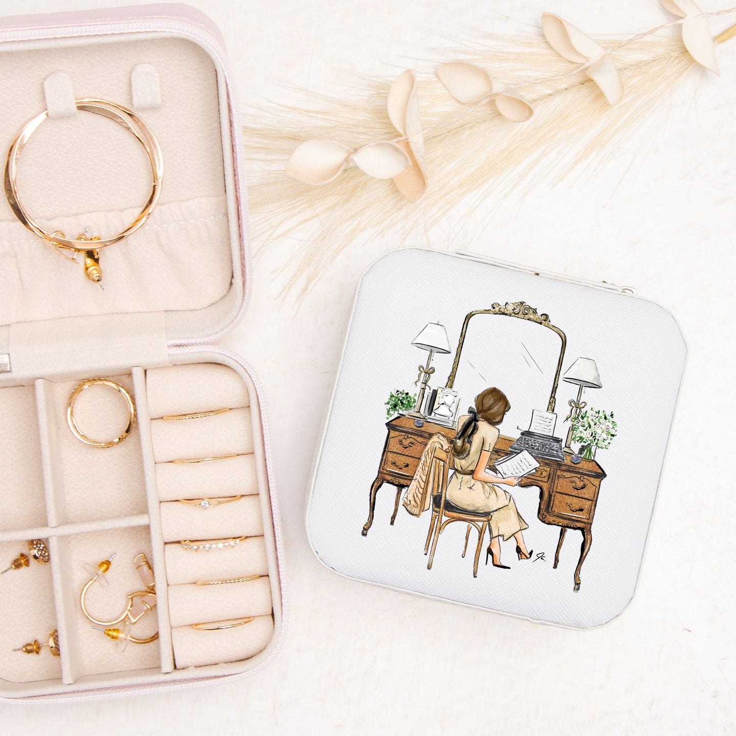 Antique Vanity Brunette Travel Jewelry Travel Case